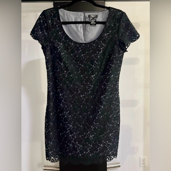 Talula Oji Black Lace Short Shift Dress Size Small - Picture 2 of 3